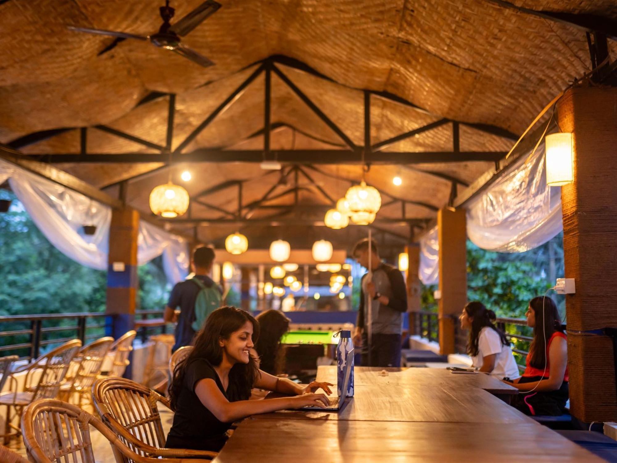 Madpackers Goa Anjuna - Bar Экстерьер фото