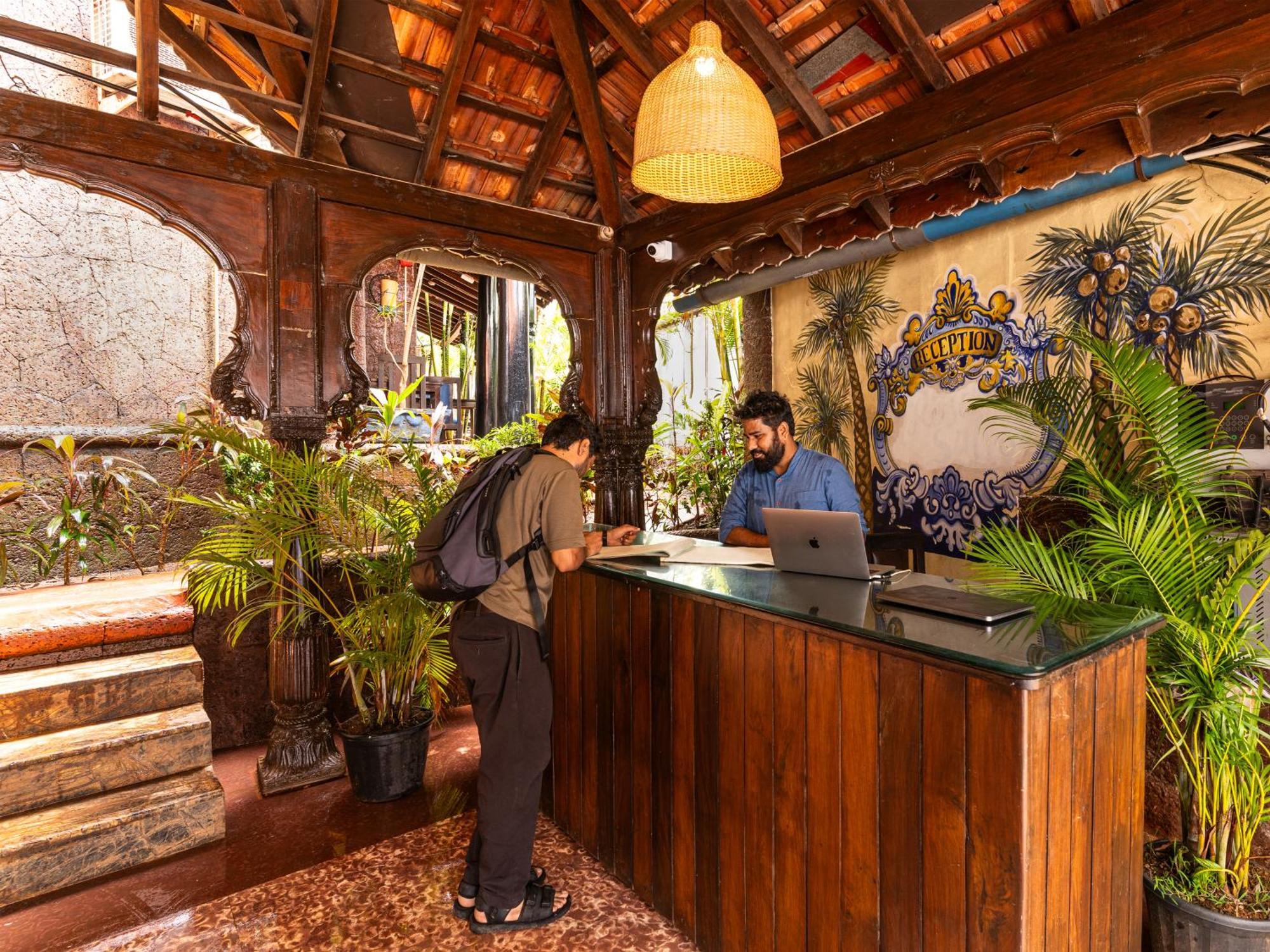 Madpackers Goa Anjuna - Bar Экстерьер фото